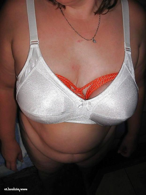 25P Bras on random women 5