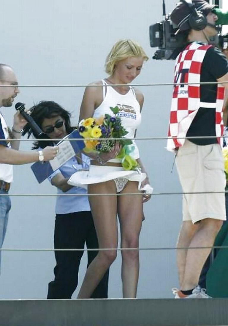 25P Upskirt Windy 2