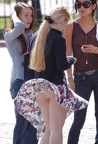 25P Upskirt Windy 2