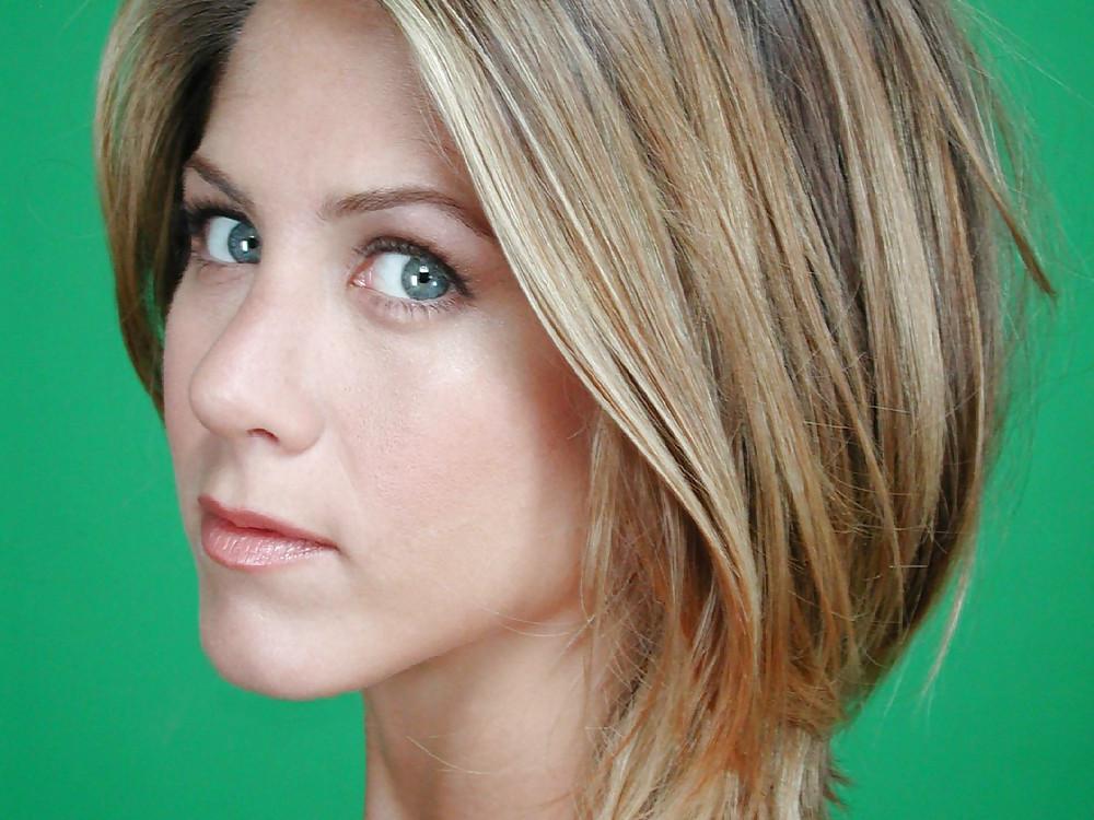 25P Jennifer Aniston - The Hottest Milf (by Russian Roulette)