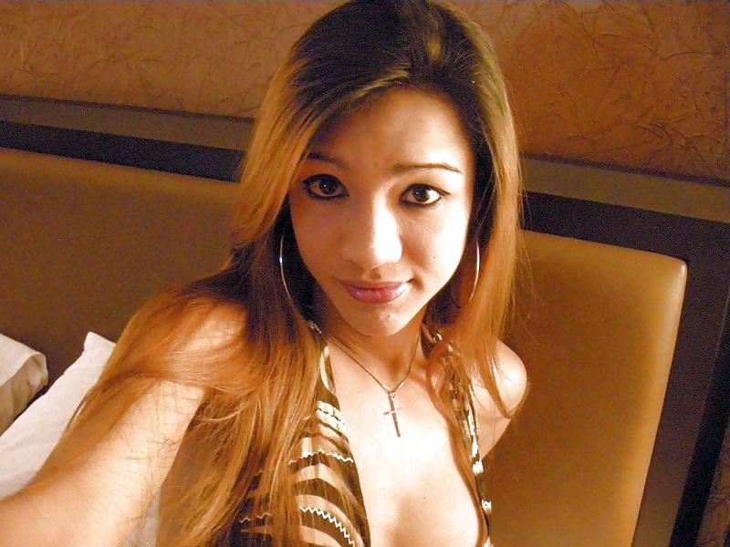 25P Bangkok Ladyboy Vivian