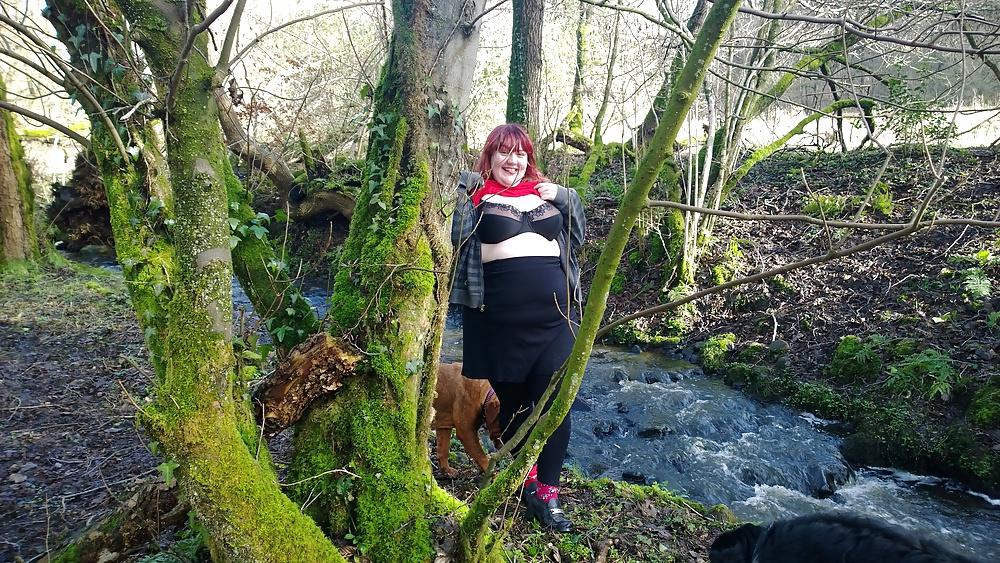 6P Tim Tess 19 BBW Tess out for a walk in the woods