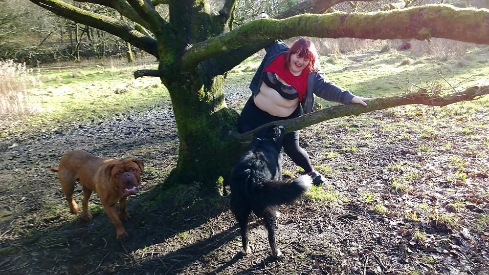 6P Tim Tess 19 BBW Tess out for a walk in the woods