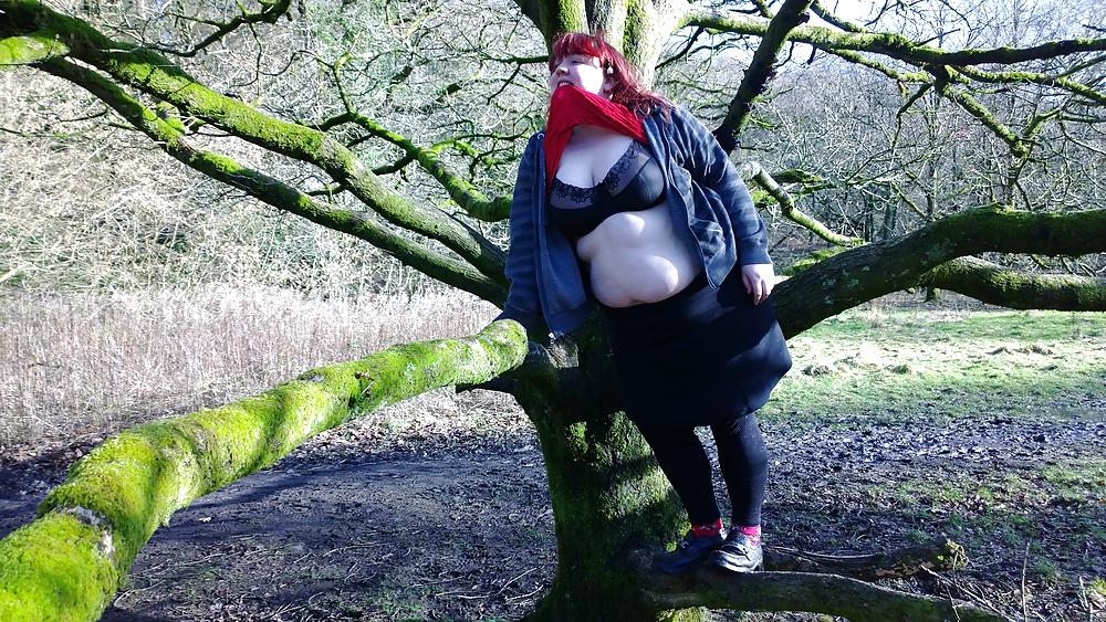 6P Tim Tess 19 BBW Tess out for a walk in the woods