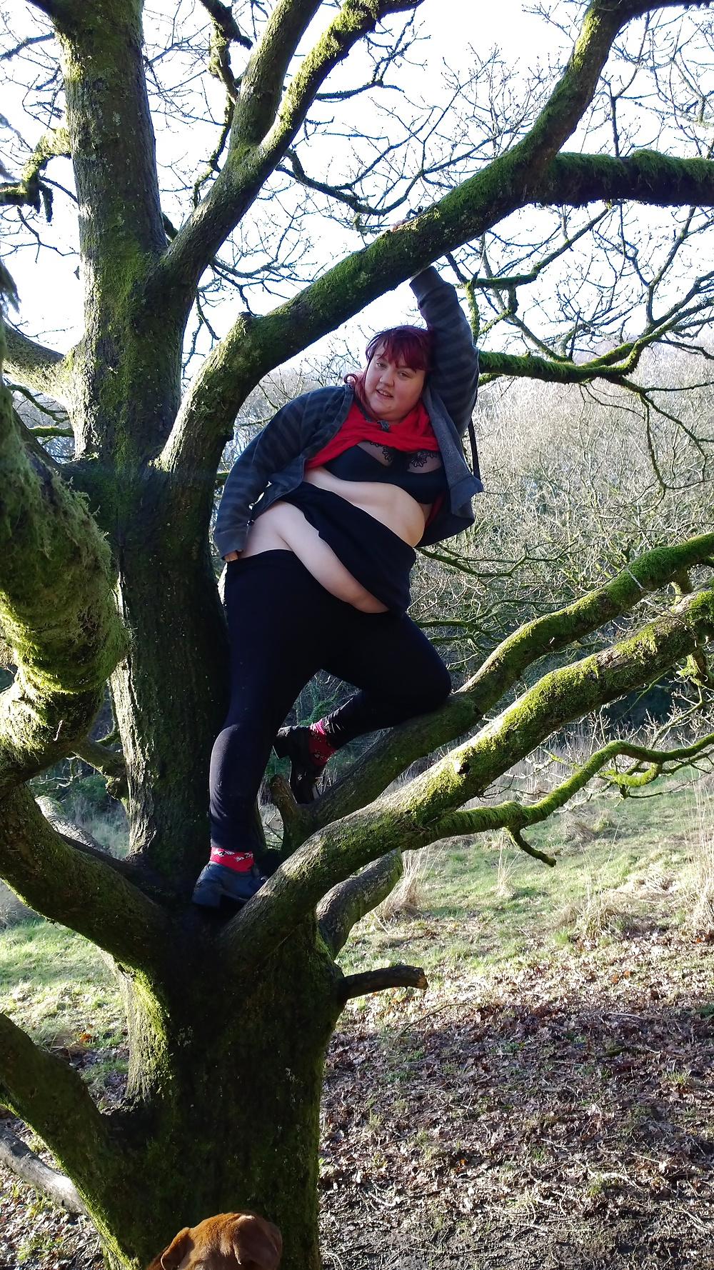 6P Tim Tess 19 BBW Tess out for a walk in the woods