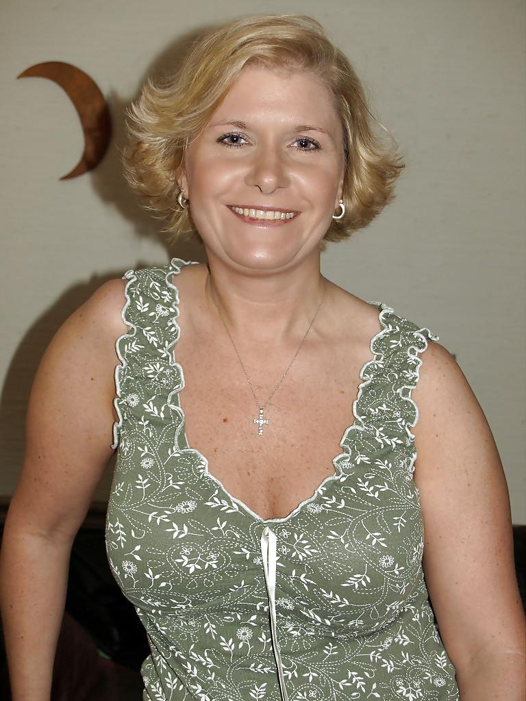 25P Super-duper MILF! #31 (Non-Nude)