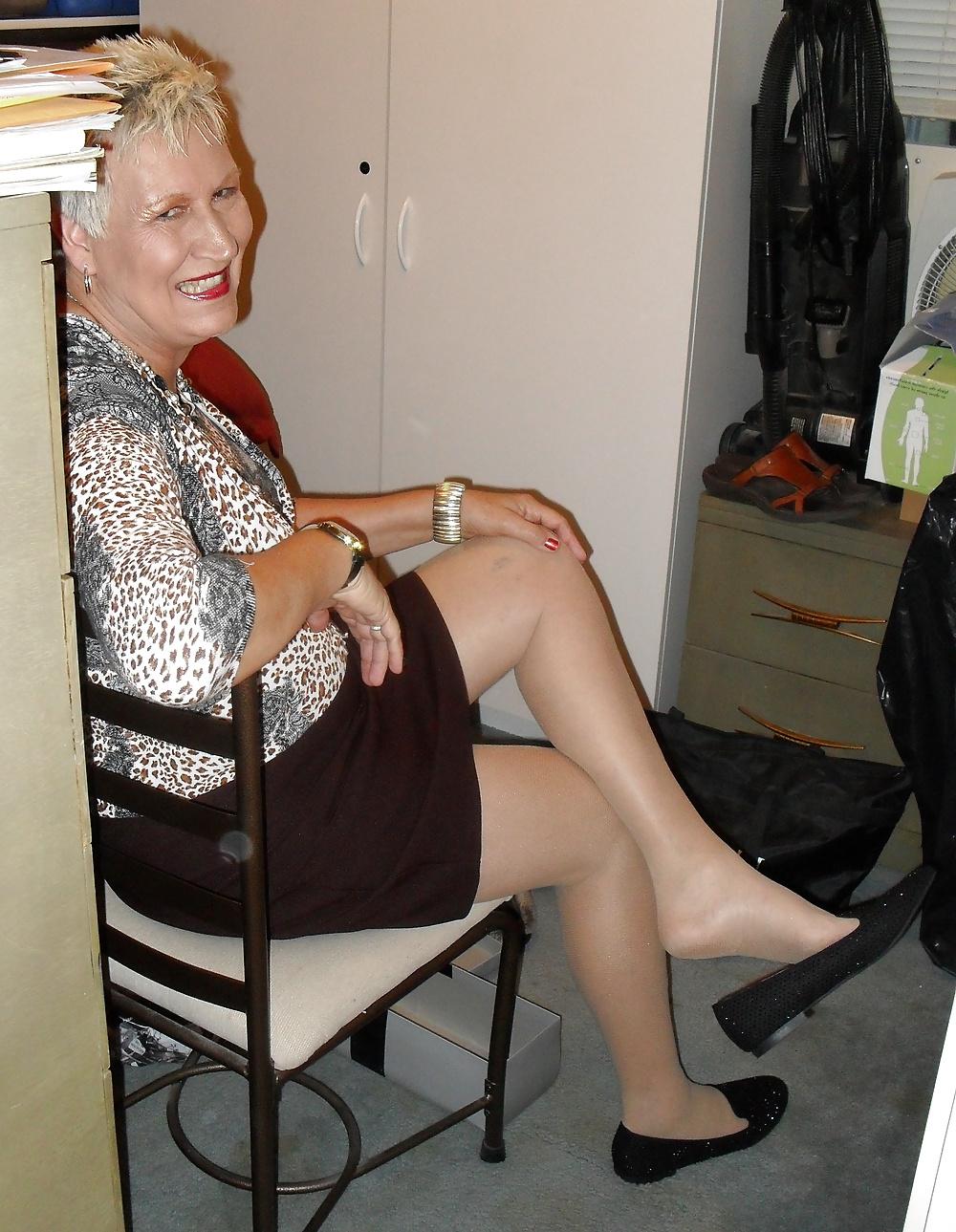 25P Ballet flats on a good hosed granny