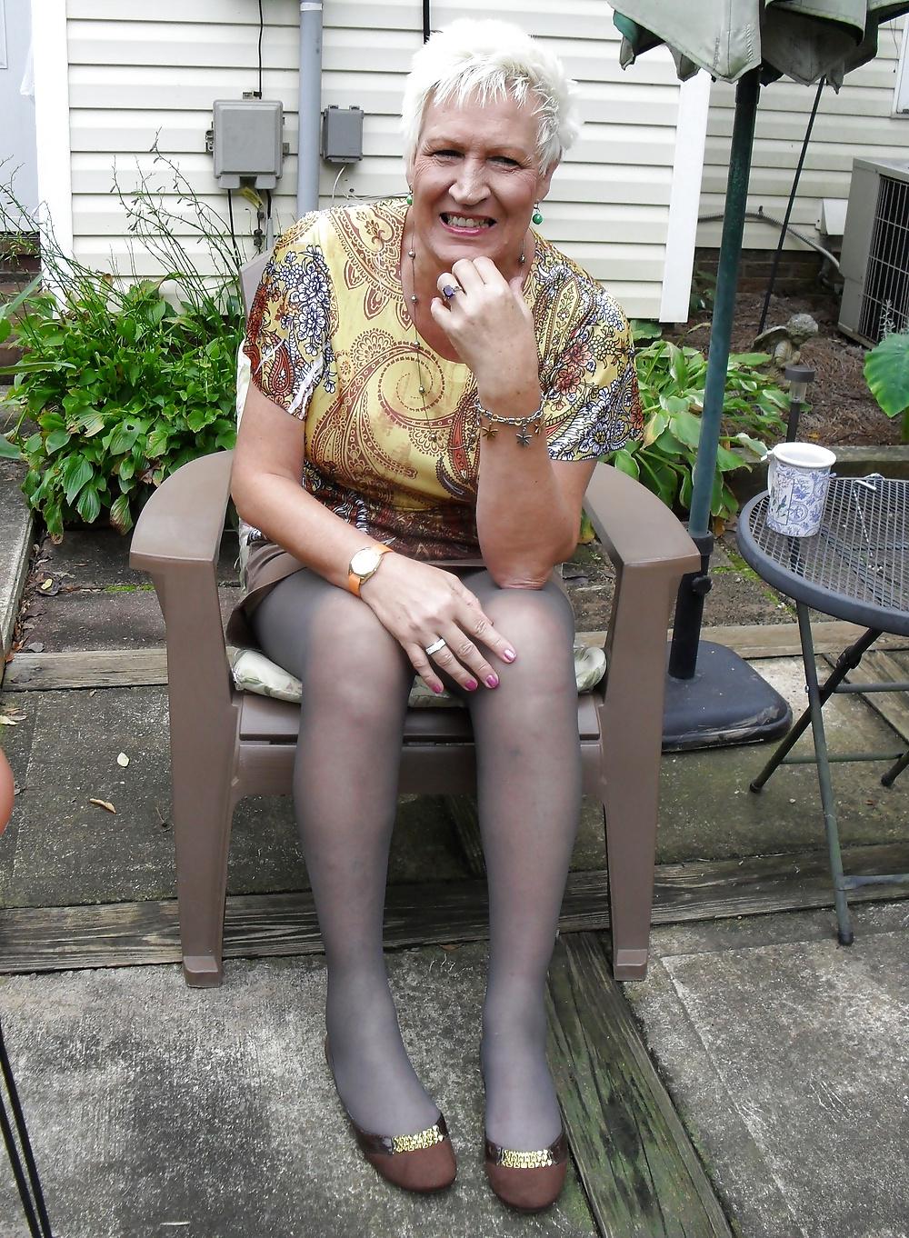 25P Ballet flats on a good hosed granny