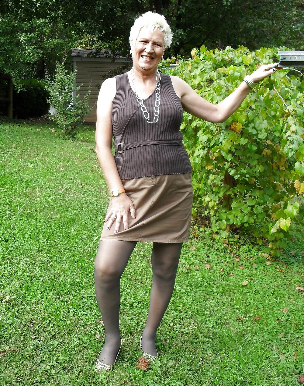 25P Ballet flats on a good hosed granny