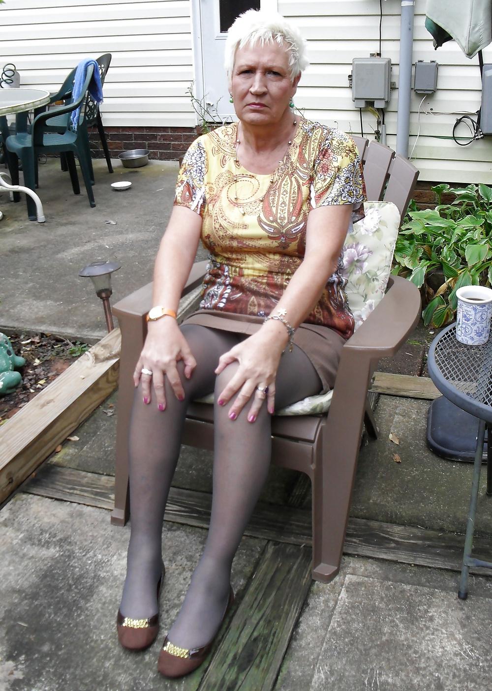 25P Ballet flats on a good hosed granny