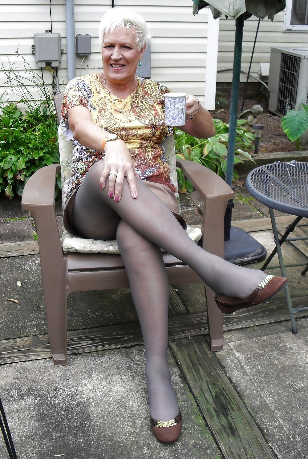 25P Ballet flats on a good hosed granny