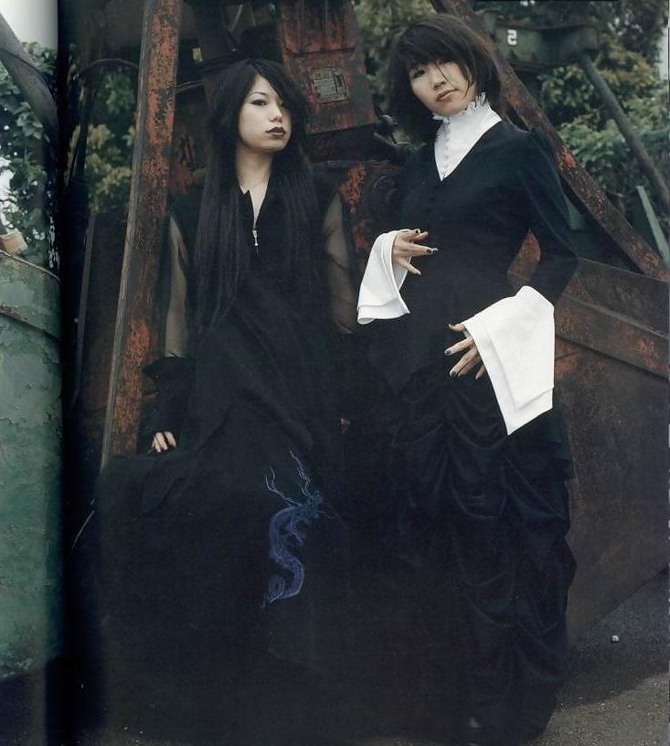 4P Daughter of darkness