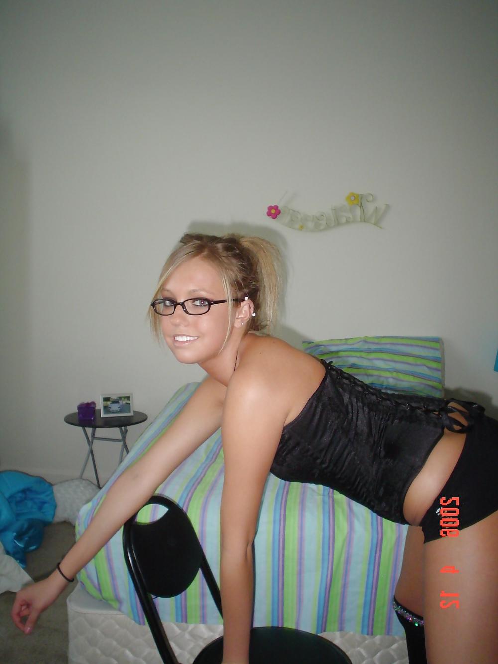 25P Sexy Blonde Teen Posing - Nonude