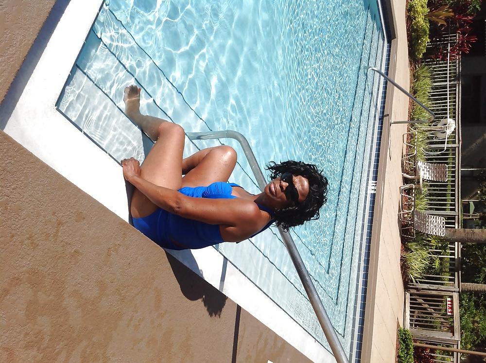 10P I love black girls!!!  non-nude