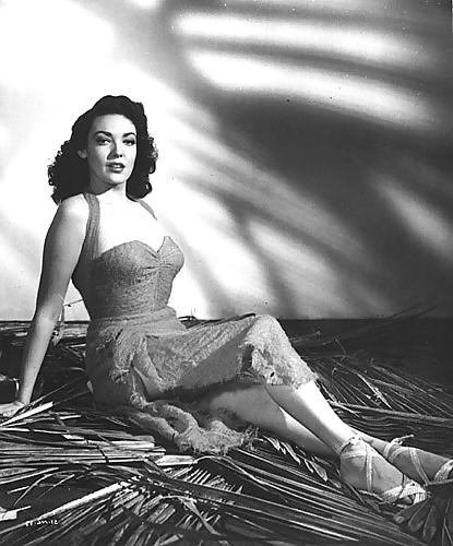 25P Some vintage pin-ups