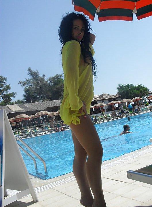 16P Romanian girl: Albina