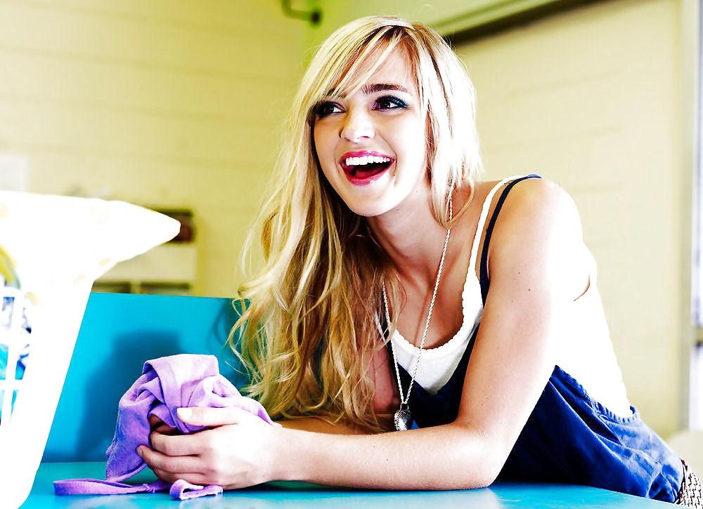 16P Katelyn Tarver