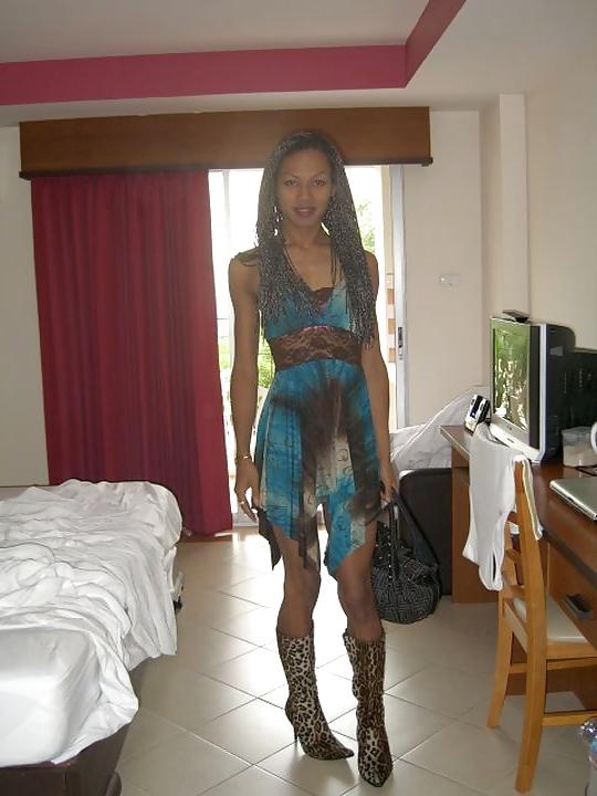 25P Pattaya Ladyboy Sara