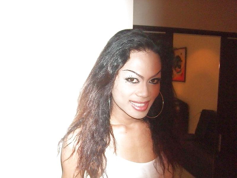 25P Pattaya Ladyboy Sara