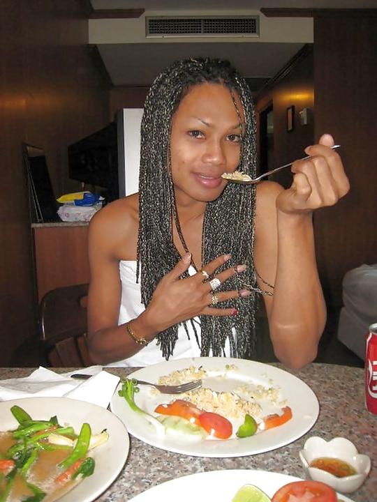 25P Pattaya Ladyboy Sara