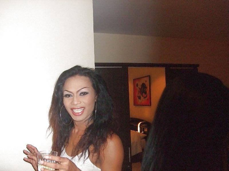 25P Pattaya Ladyboy Sara
