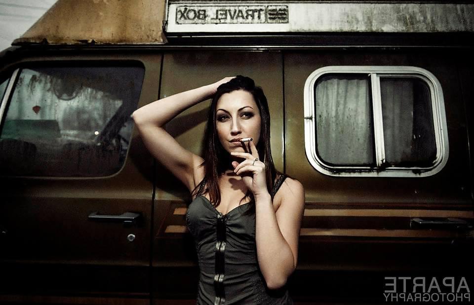 25P BEAUTIFUL WOMEN SMOKING 3