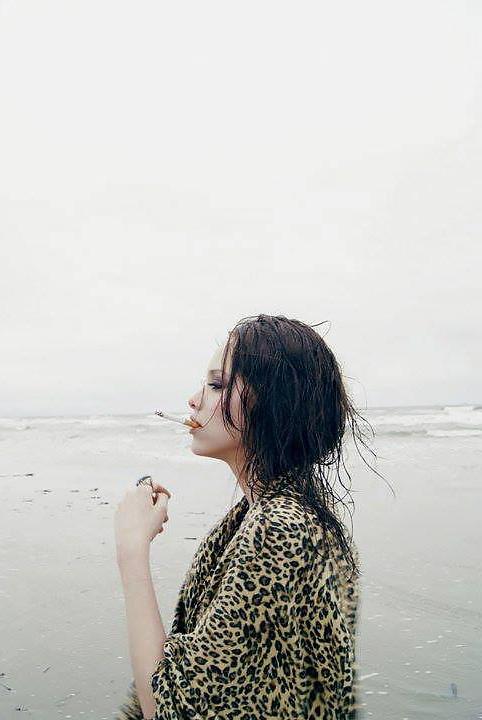 25P BEAUTIFUL WOMEN SMOKING 3