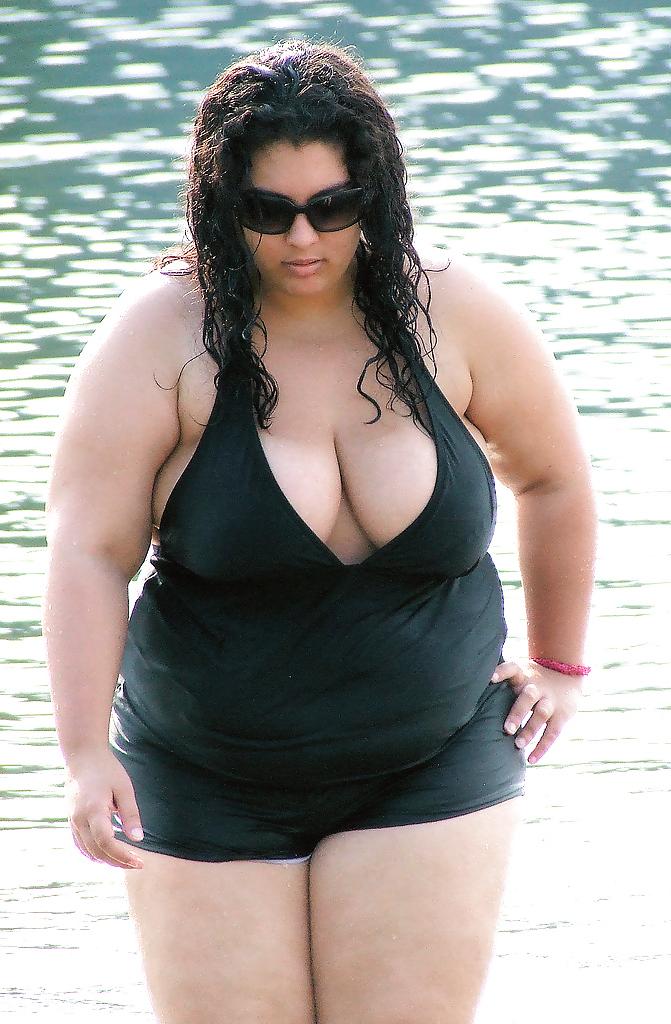 25P Chubby teen in swimsuit
