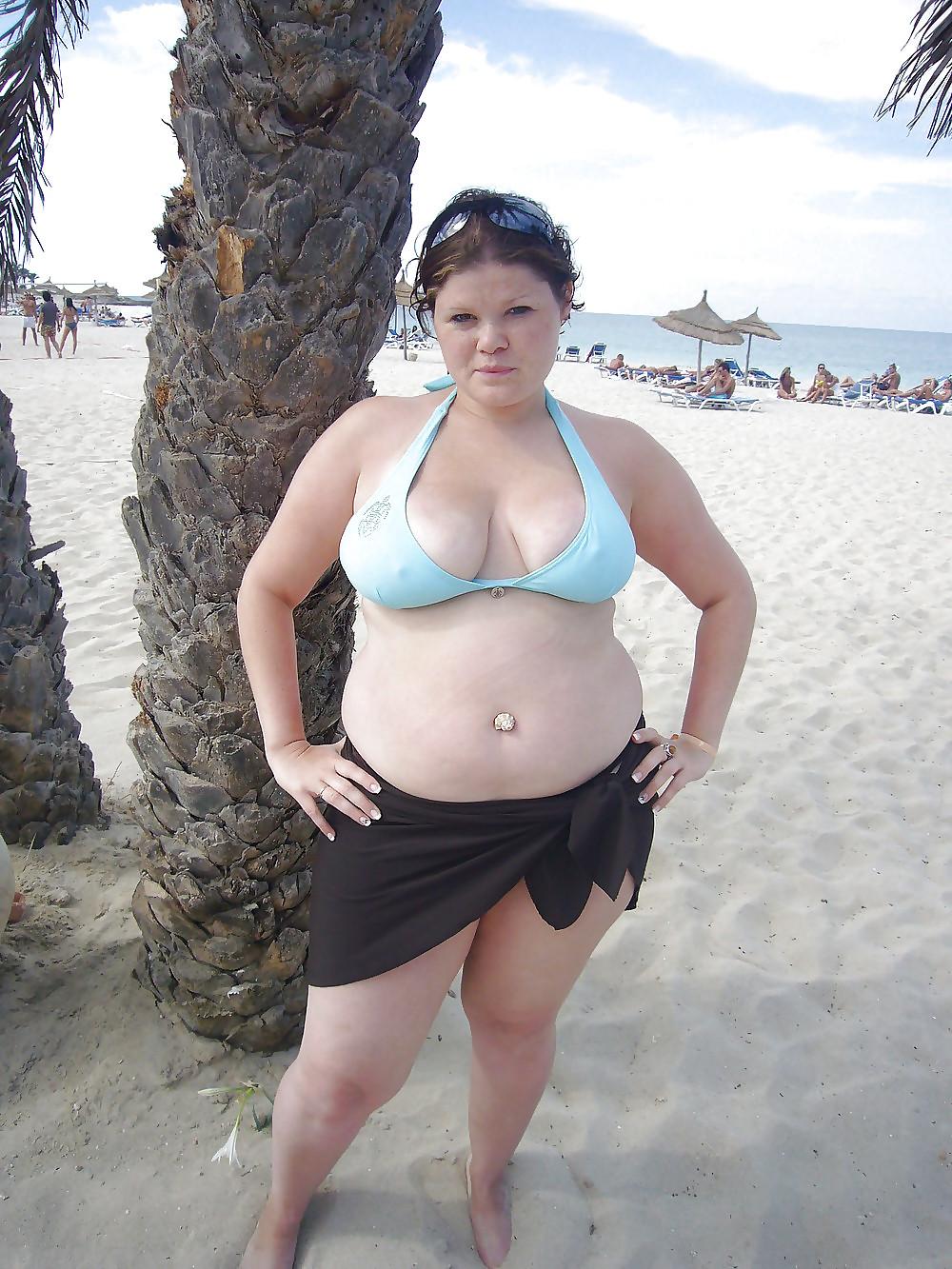 25P Chubby teen in swimsuit