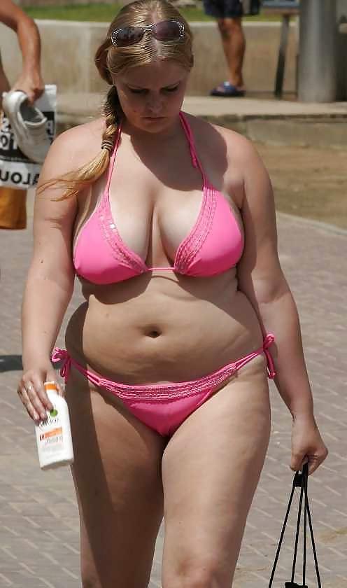 25P Chubby teen in swimsuit