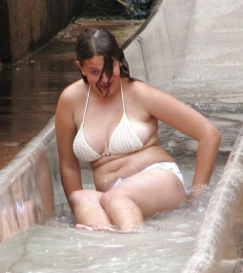 25P Chubby teen in swimsuit