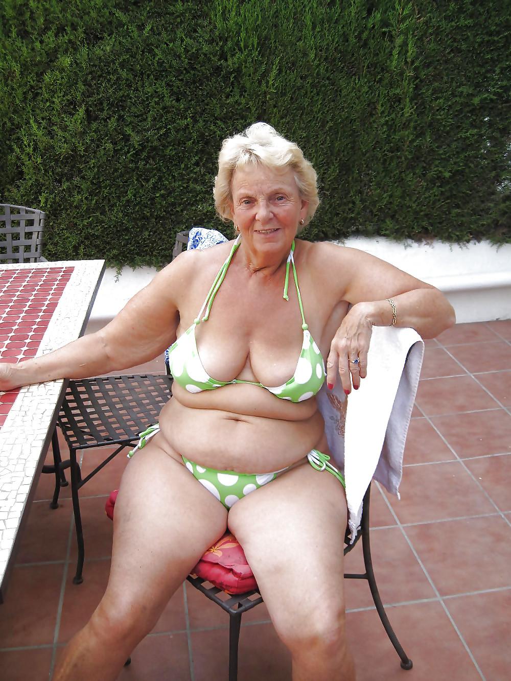 25P Grab a granny 46