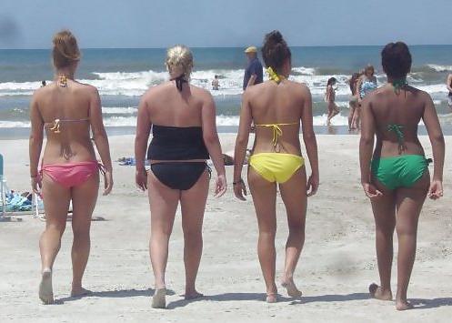 25P Hot teen girls wearing bikinis (non-nude)