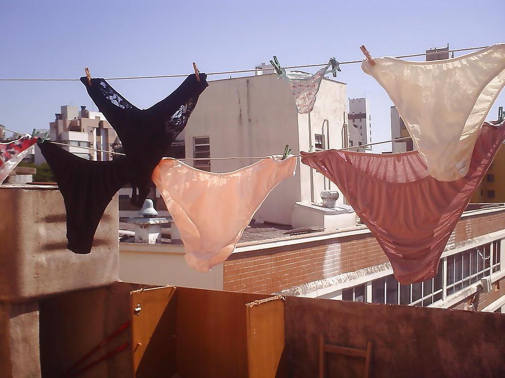 12P How many panties fits on a rope?