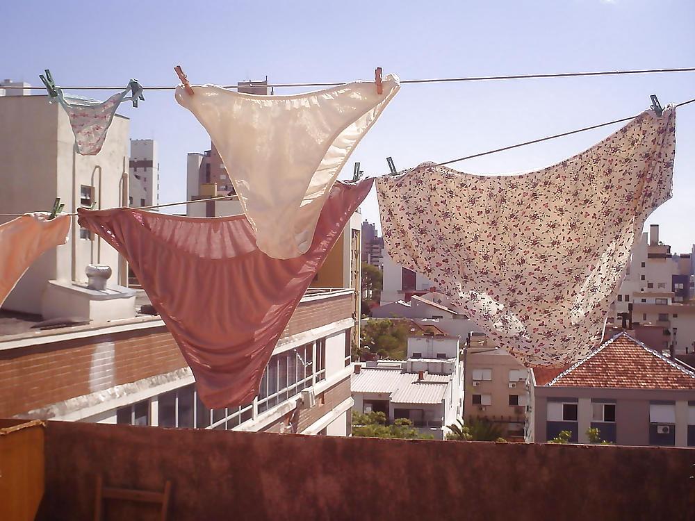 12P How many panties fits on a rope?