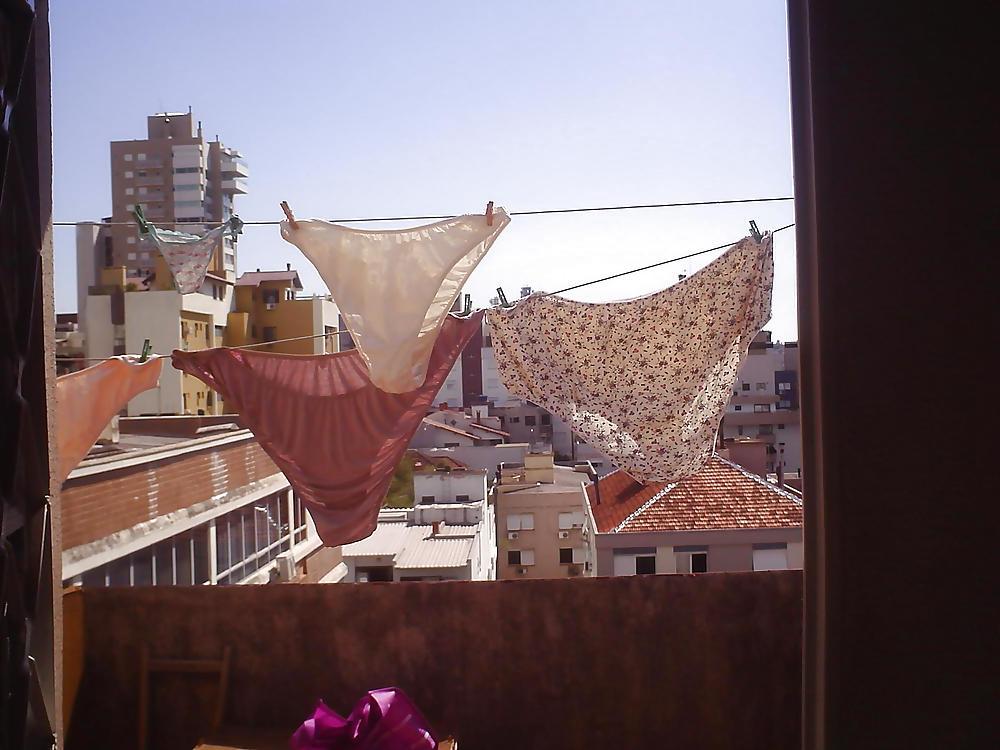 12P How many panties fits on a rope?