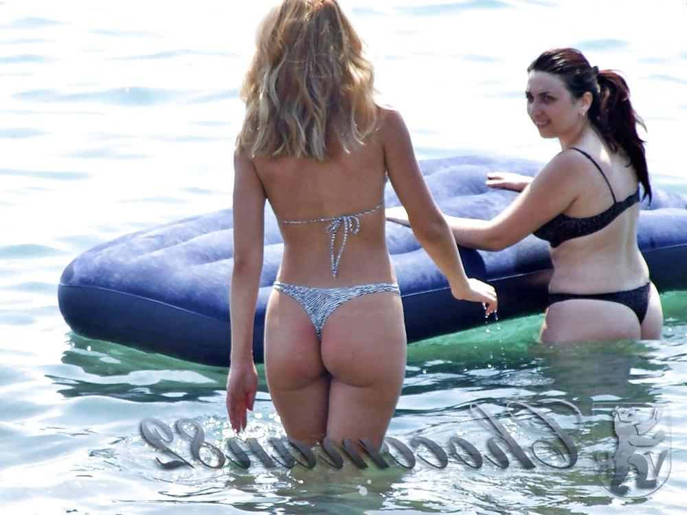 8P Voyeur en la playa