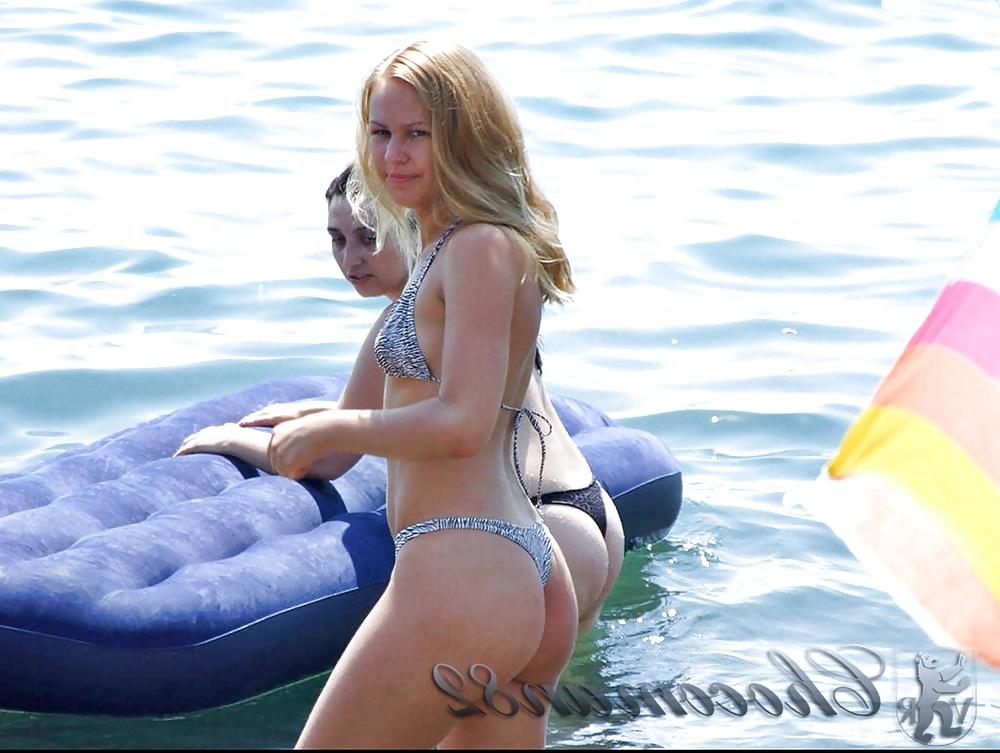 8P Voyeur en la playa
