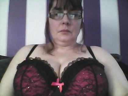25P Self Shot Non Nude Matures