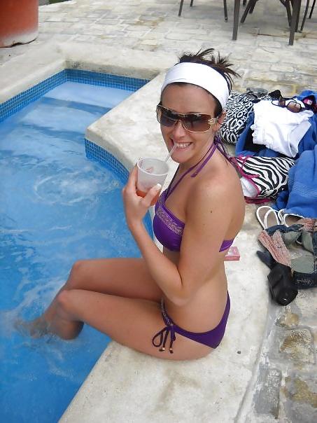 21P Facebook teen sexy butt comp