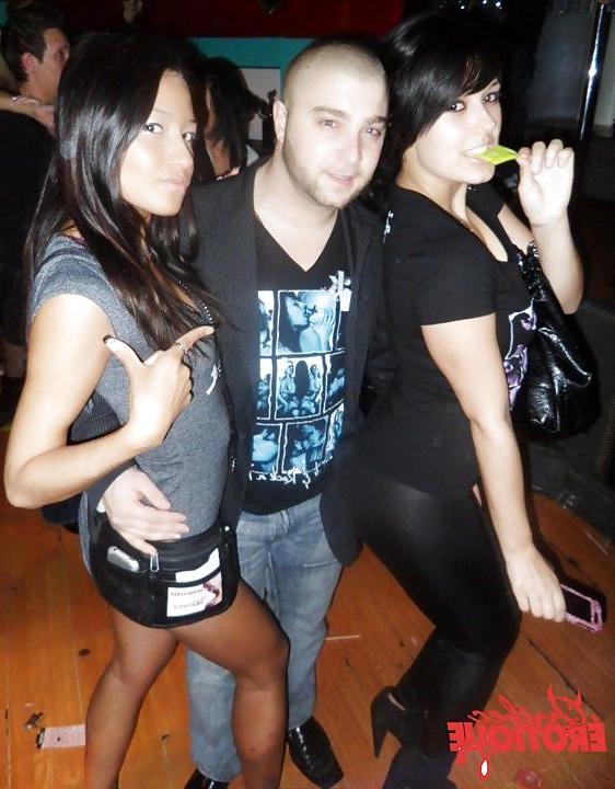 21P Facebook teen sexy butt comp