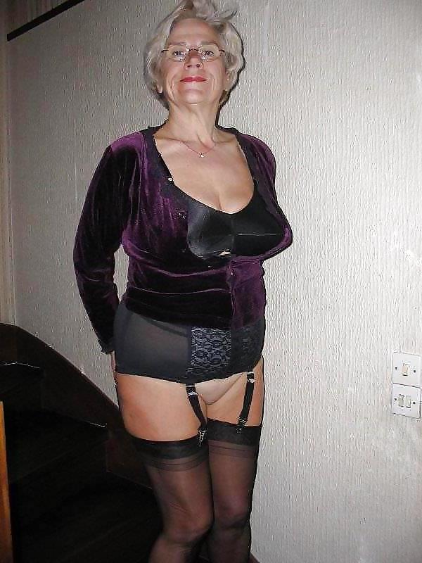 25P Grab a granny 49