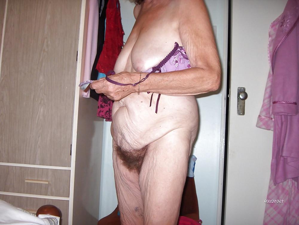 14P HAIRY GRANNY 140