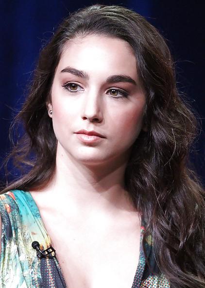 25P Molly Ephraim vs. Molly Quinn