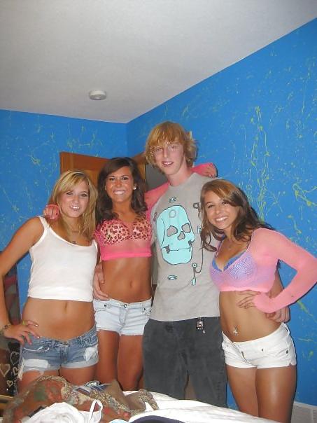 12P New non nude honies!! plz comment