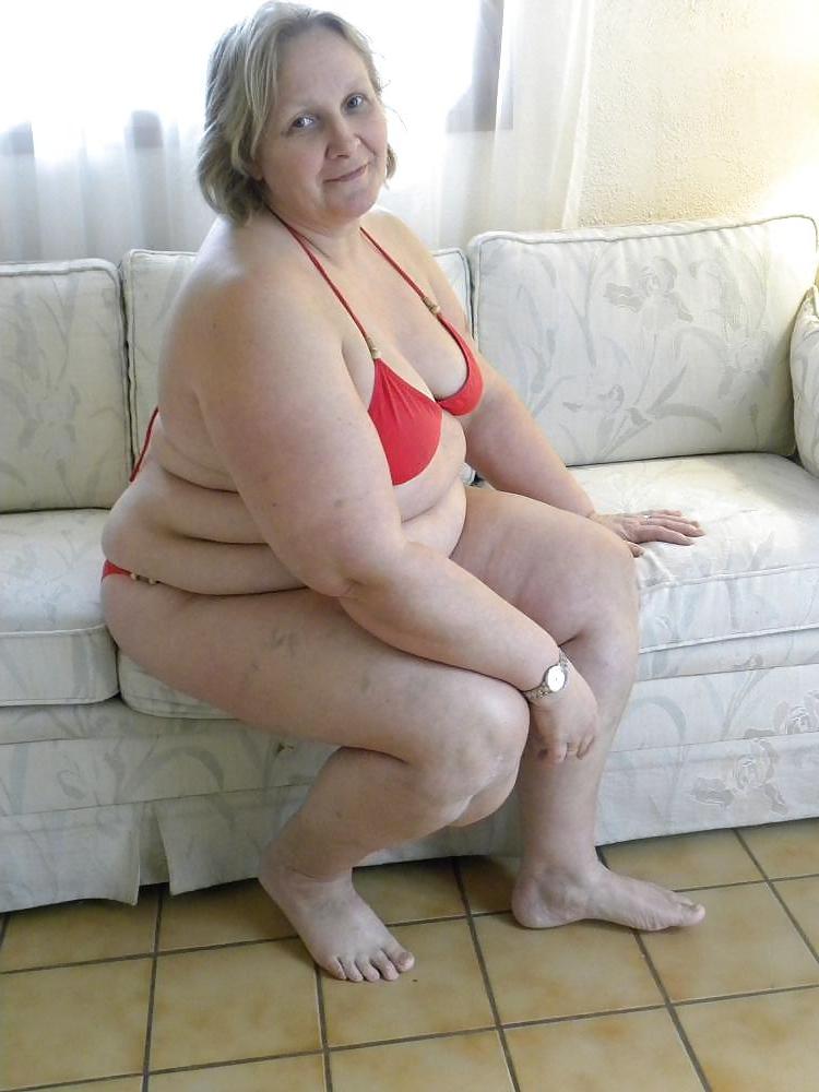 7P My BBW in a red bikini