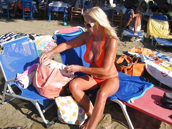 10P GREEK MILF MOTHER