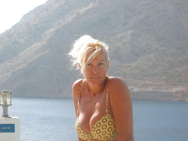10P GREEK MILF MOTHER