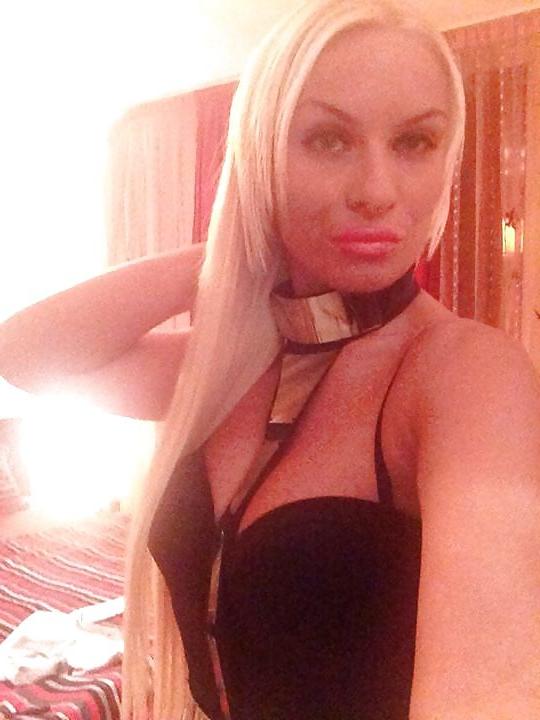 25P Romanian women: Christina