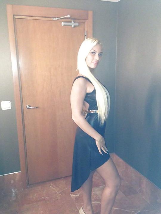 25P Romanian women: Christina